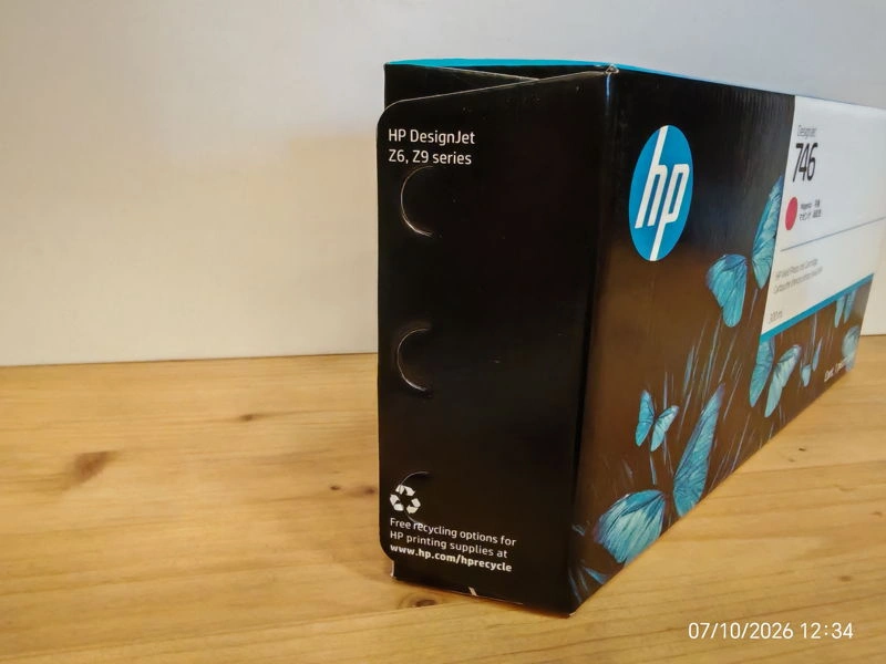 P2V78A, HP 746 originální inkoustová náplň Magenta 300ml