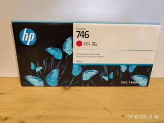 P2V78A, HP 746 originální inkoustová náplň Magenta 300ml
